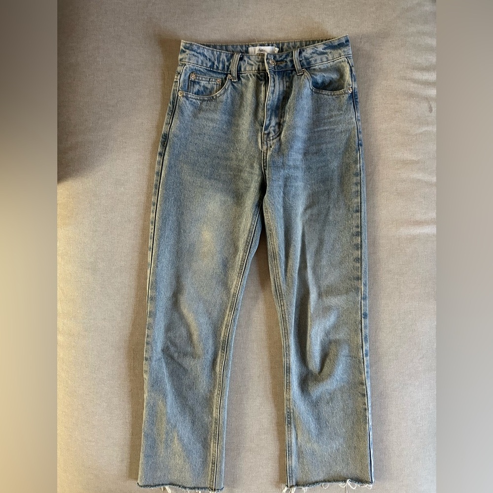 High Waisted Blue Washed Cropped Jeans